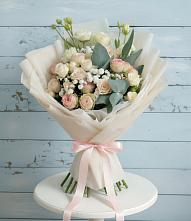 Букет цветов из:  Розы и Лизиантусы #REPLACE_PRED# Лесной