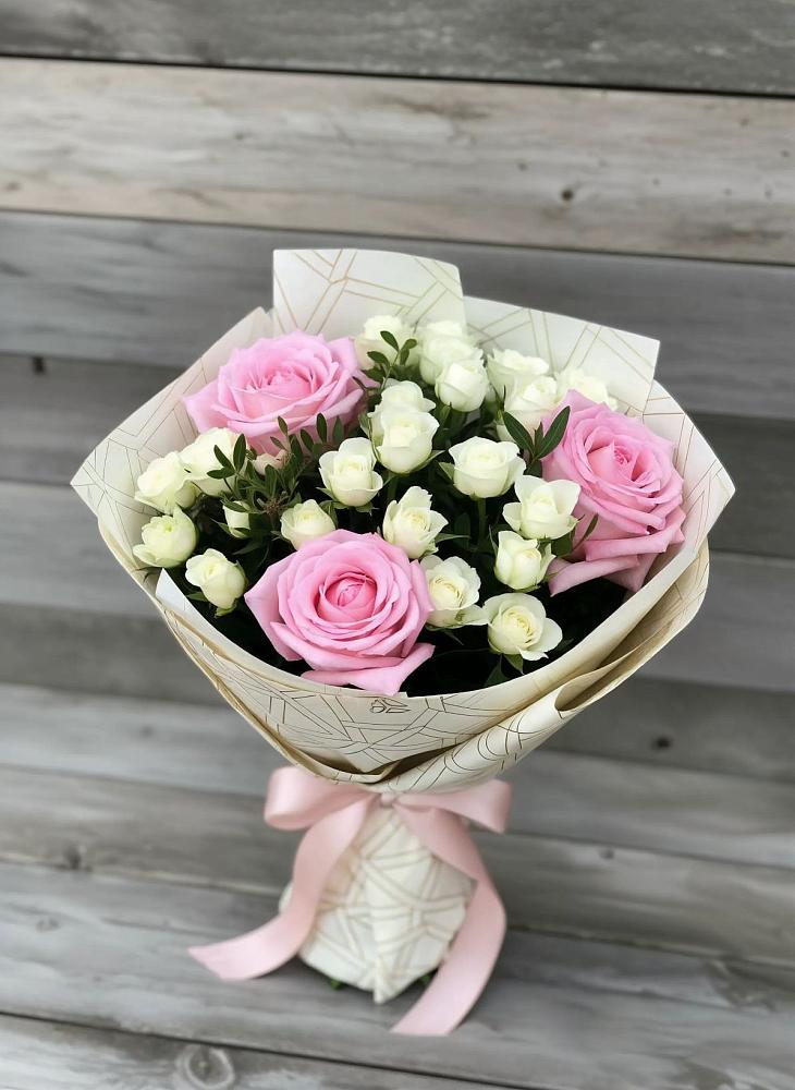Букет цветов из: Розы в Лесной