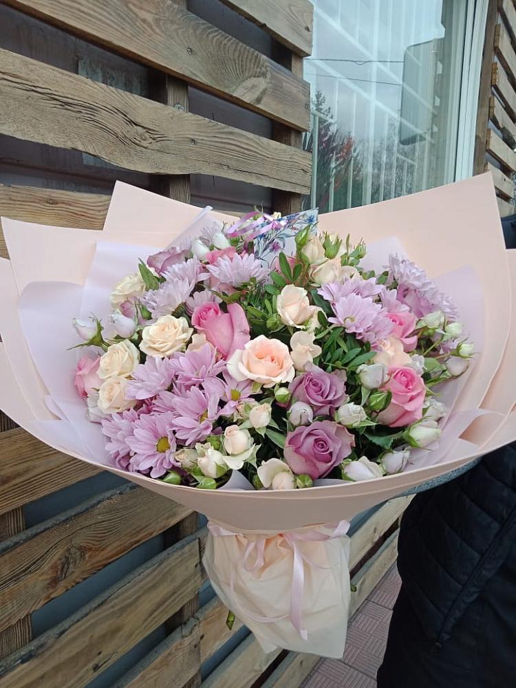 Букет цветов из: Розы и Хризантемы в Лесной