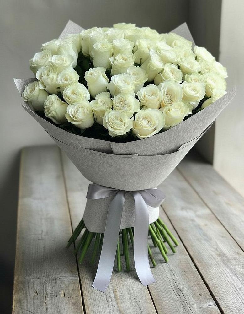 Букет 35 Белых роз в Лесной