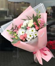 Букет нежный в Лесной Букет цветов из: Розы, Лизиантусы и Хризантемы в Лесной