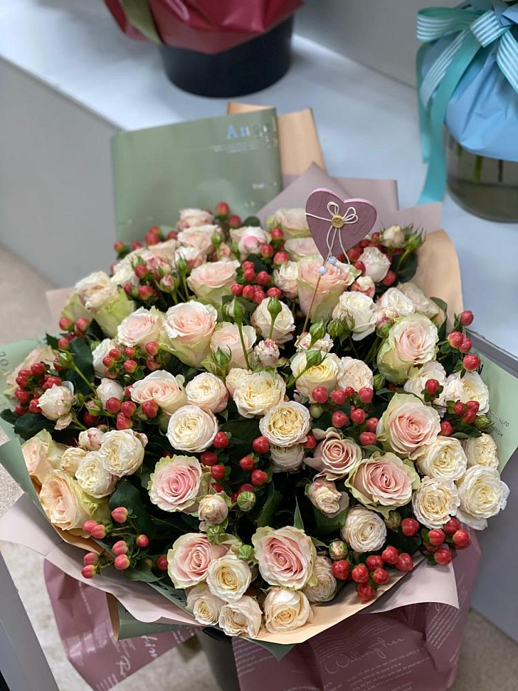 Букет цветов из: Розы в Лесной