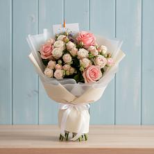 Букет цветов из:  Розы в Лесной
