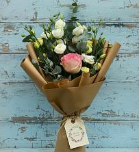 Букет цветов из:  Розы и Лизиантусы в Лесной