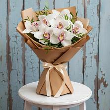 Букет цветов из:  Орхидеи и Розы в Лесной